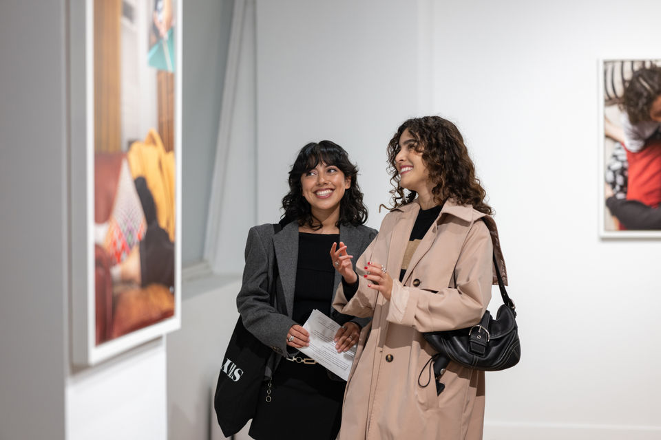 It Its Itself, a solo exhibition by Perri Cohl at THE BLANC, featuring photographs and video installations that examine queer and trans visibility through fragmentation, obstruction, and overexposure.