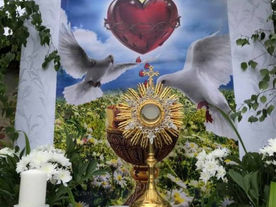 11.06.2020 r. - Boże Ciało w kościele filialnym w Wierzchlasie cz. 1