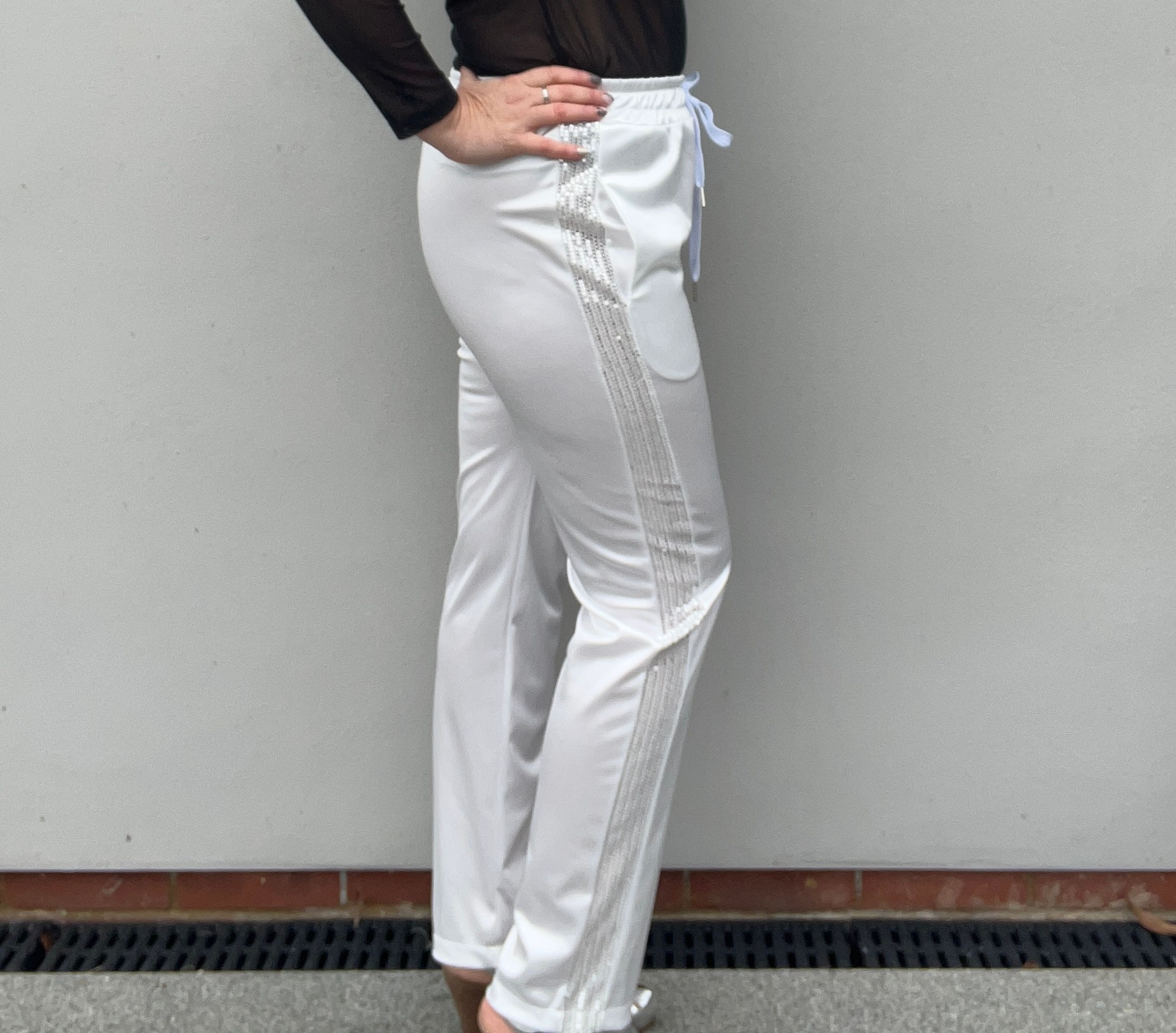 Sasha Silky Sequin trouser in White