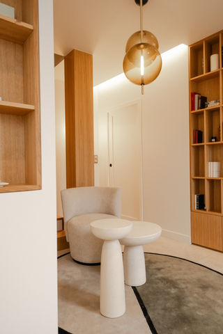 Longère rénovée avec double extension contemporaine, projet d’architecture d’intérieur entre pierre et modernité