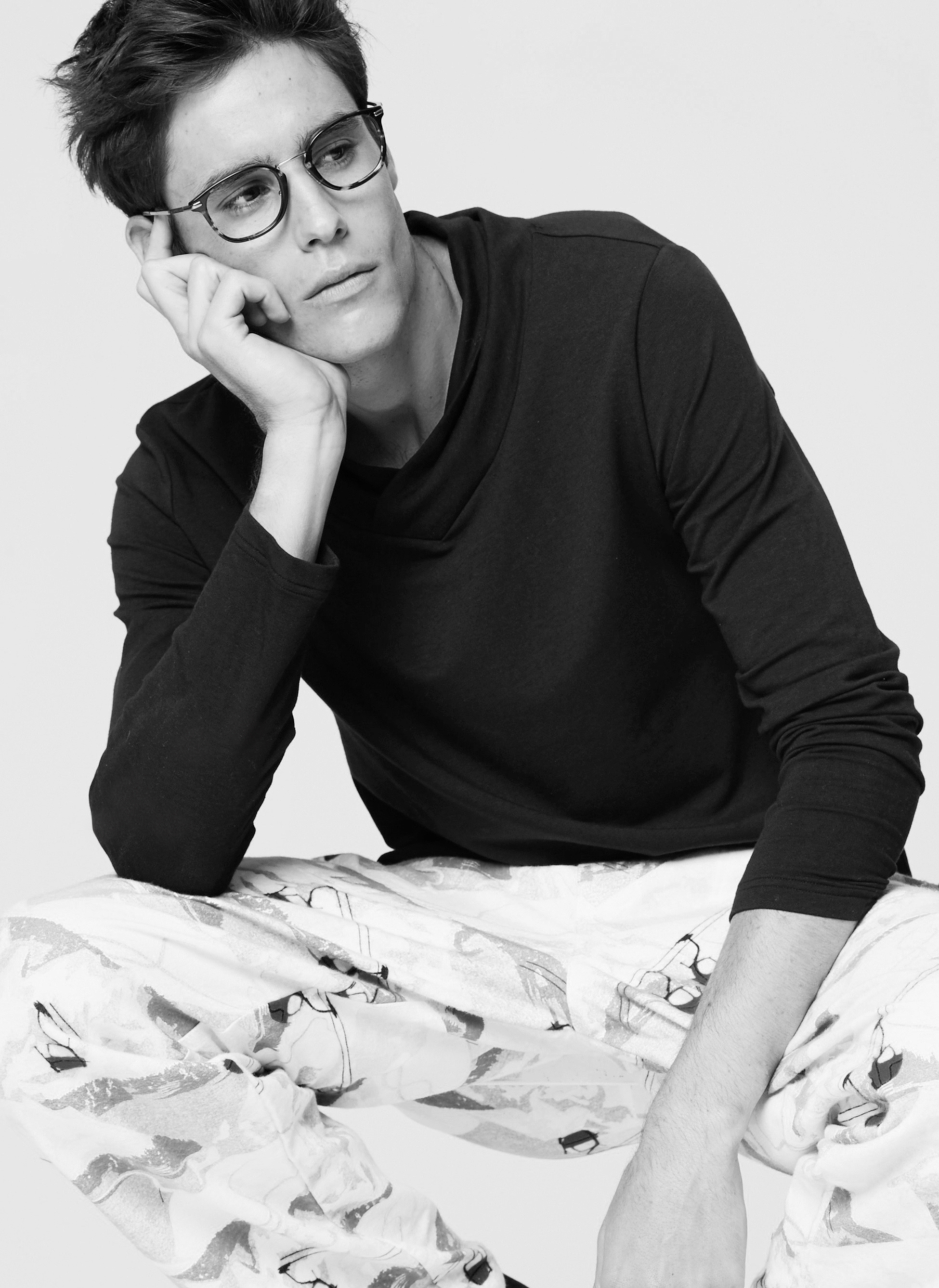 Mickael Puthod, Architecte d’intérieur et gérant de Wildhome, il conçoit des espaces sur mesure pour particuliers et professionnels. Son cabinet d’architecture d’intérieur allie design, fonctionnalité et optimisation des volumes pour créer des intérieurs esthétiques, harmonieux et adaptés à chaque projet.