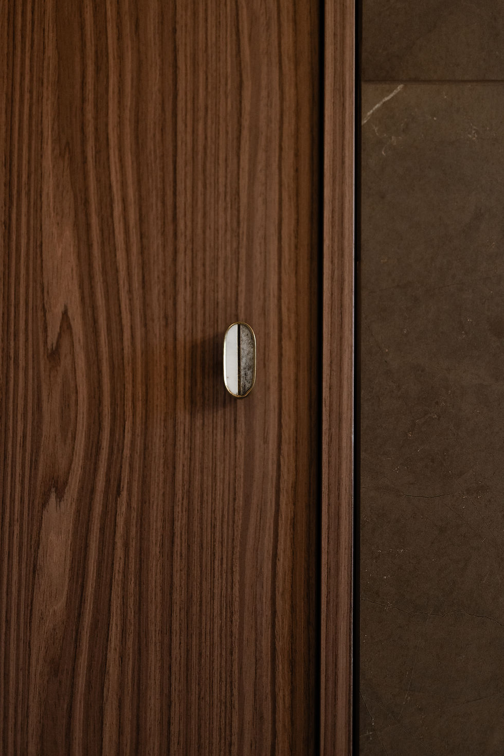 Aménagement intérieur d’une maison bois avec matériaux naturels à Nantes