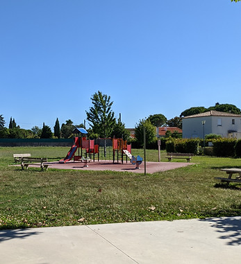 Redessan Jeux Parc de la Fontaine.jpg
