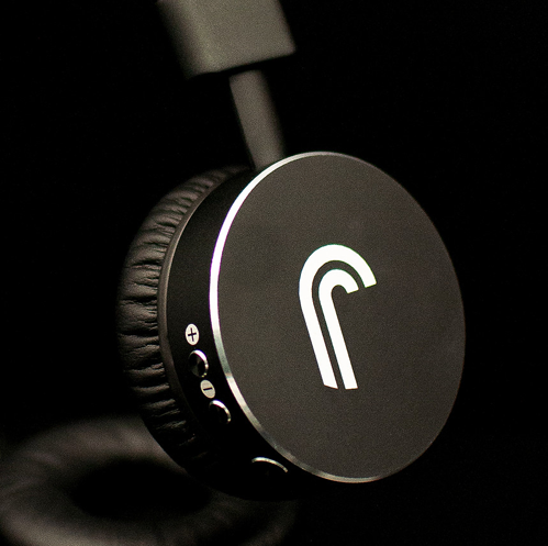 fanstereo nubump bluetooth speaker with vector voice command technology