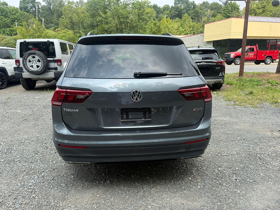 Thumbnail: 2018 Volkswagen Tiguan S 4D SUV 4Motion