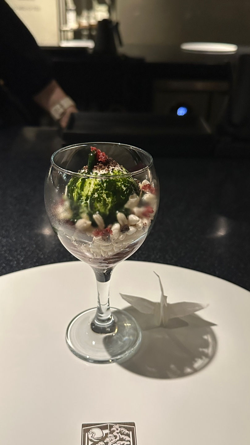 에 쑥말차시럽을 얹은 파르페