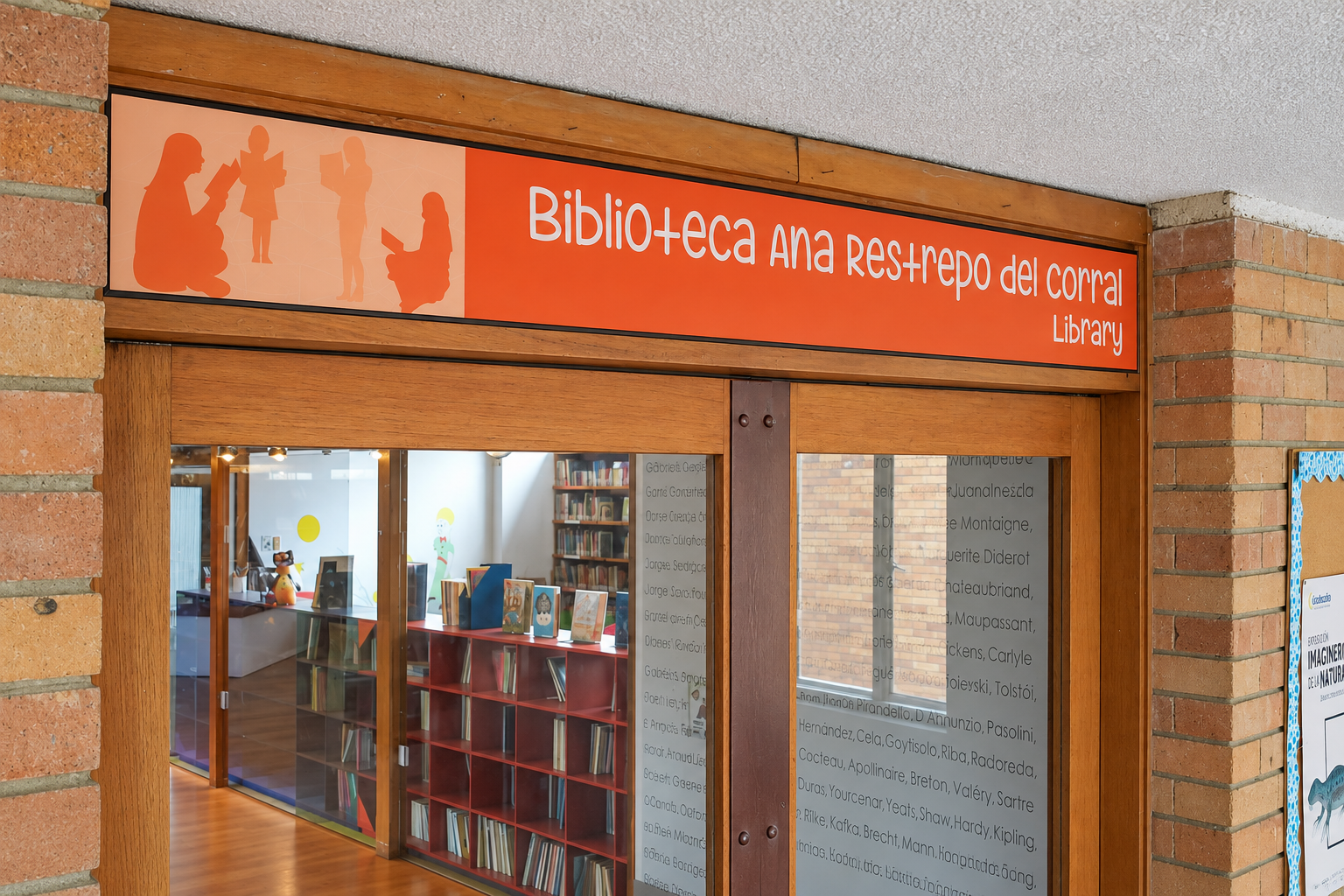 Identificación de biblioteca del Gimnasio Femenino