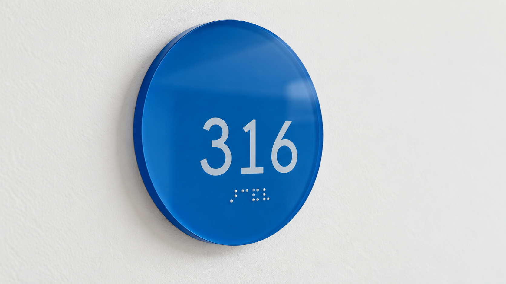 Identificador azul de habitación 316