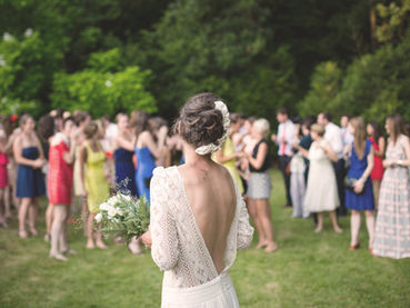 9 Wedding Guest Tips: What Brides and Grooms Wish Their Guests Knew