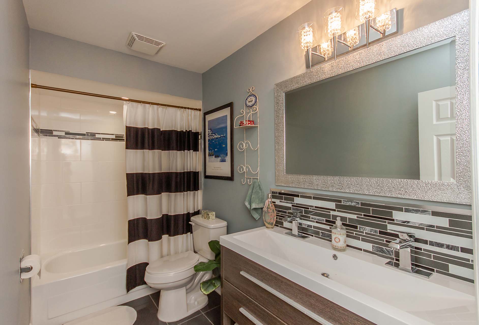 Modern Bathroom