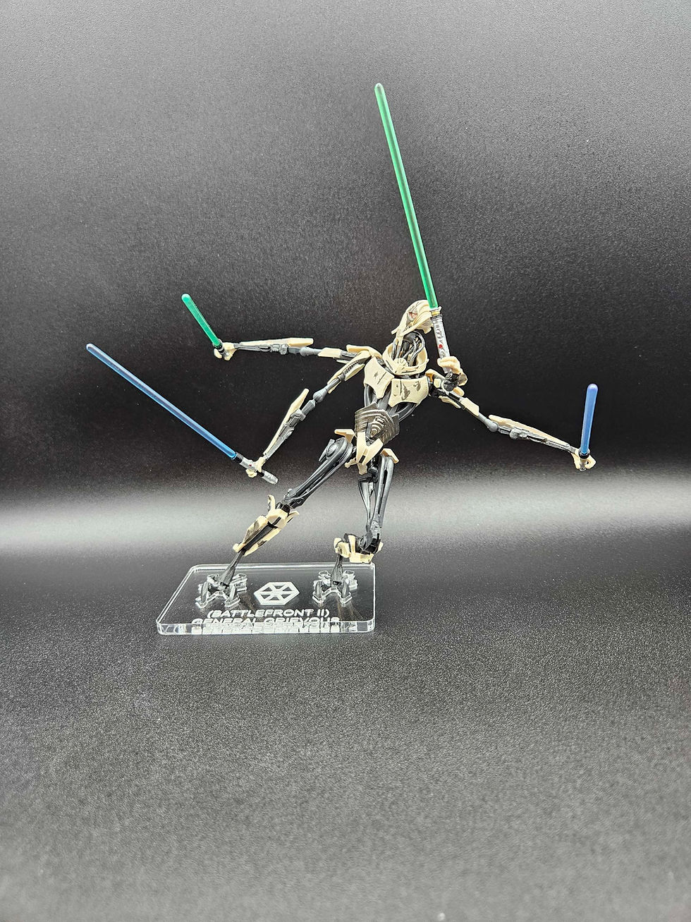 Miniature : Black Series General Grievous (Battlefront II) Acrylic Base  * No Toy Included*