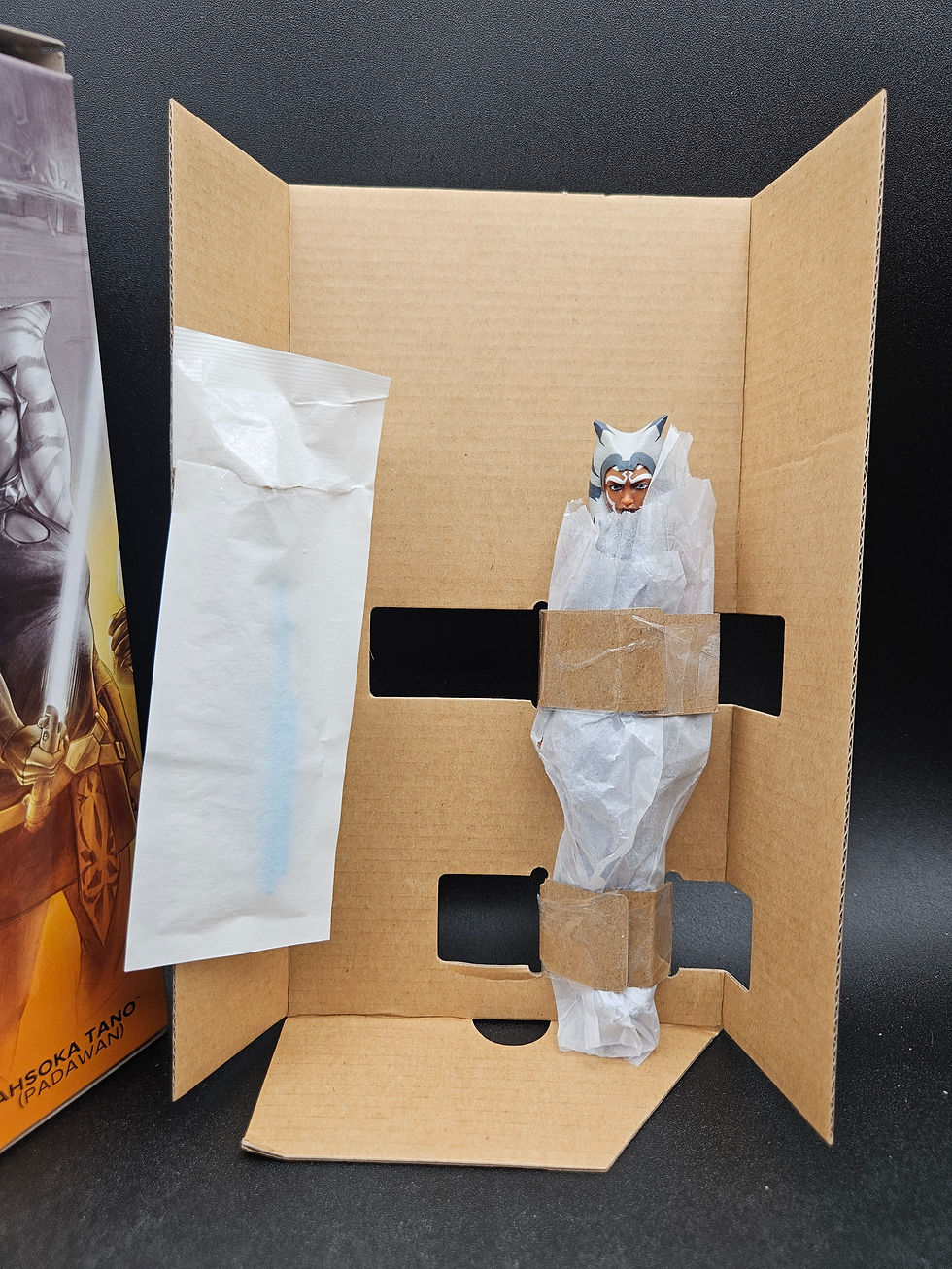 サムネイル： Star Wars Black Series Ahsoka Tano (Padawan) #13 M.I.B 