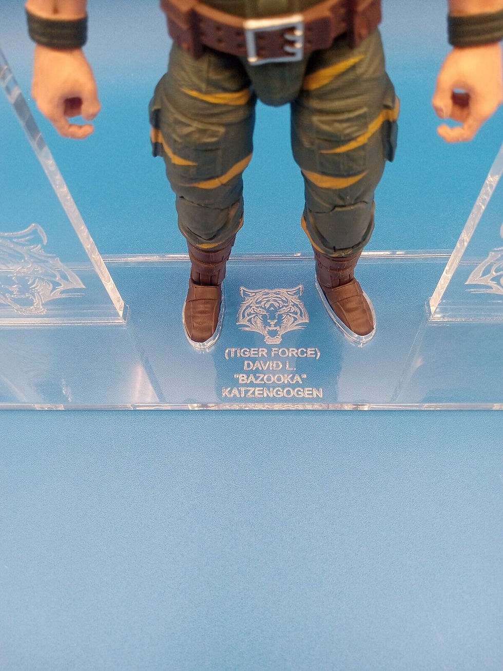 Thumbnail: Bazooka Tigerforce (Base Set)