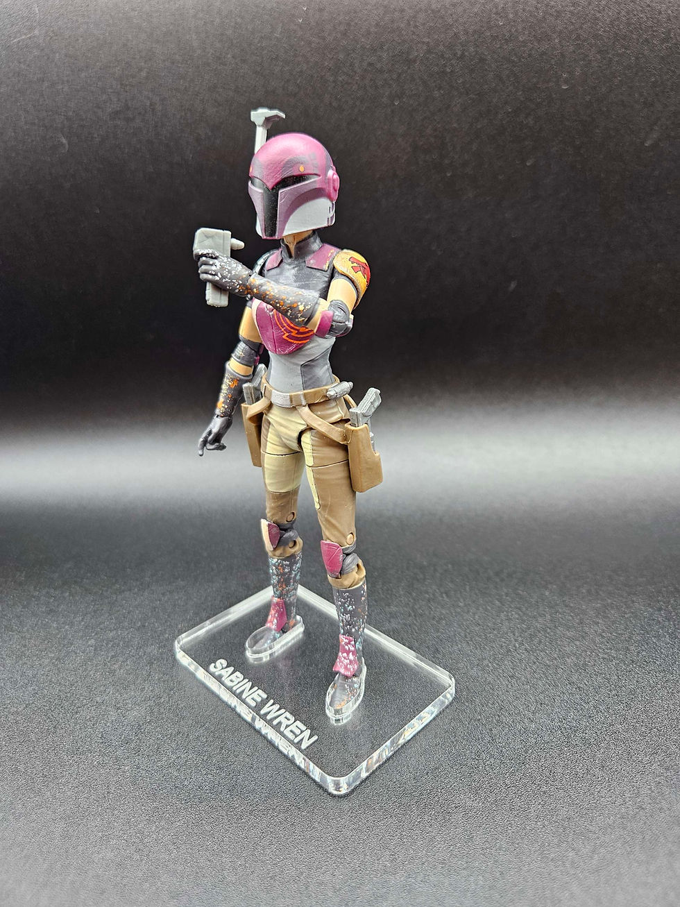 Miniature : Sabine Wren Redline #33 Acrylic Base *No Toy Included *