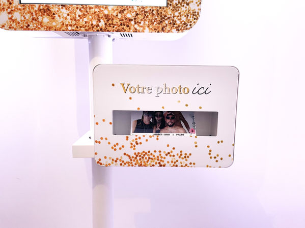 Location de Photobooth pour Mariage et Anniversaire à Valence
Borne à Selfie pour Événements Spéciaux à Montélimar
Animation Photobooth pour Mariages et Anniversaires à Romans-sur-Isère
Location de Borne à Selfie pour Célébrations à Privas
Photobooth et Borne à Selfie pour Mariages et Anniversaires à Aubenas
Animation Originale pour Mariages et Anniversaires à Pierrelatte
Location de Photobooth pour Fêtes de Mariage et d'Anniversaire à Bourg-lès-Valence
Borne à Selfie pour Animer vos Événements à Tournon-sur-Rhône
Photobooth et Borne à Selfie pour Mariages et Anniversaires à Saint-Péray
Animation de Mariage et d'Anniversaire avec Photobooth à Annonay
Location de Borne à Selfie pour Fêtes et Célébrations à Crest
Animation Photobooth pour Mariages et Anniversaires à Guilherand-Granges
Borne à Selfie pour Événements Festifs à Nyons
Photobooth et Borne à Selfie pour Célébrer à Le Teil
Animation de Mariage et d'Anniversaire avec Photobooth à Saint-Paul-Trois-Châteaux