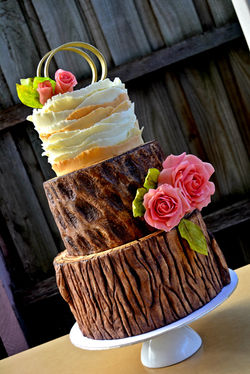 Wedding Woodern Trunk Cake