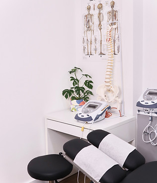 Back Care Chiropractic Clinic Ashgrove Brisbane 브리즈번 카이로프랙틱 카이로프랙터 한인병원 도수치료 교정치료 허리 목 어깨 무릎 골반