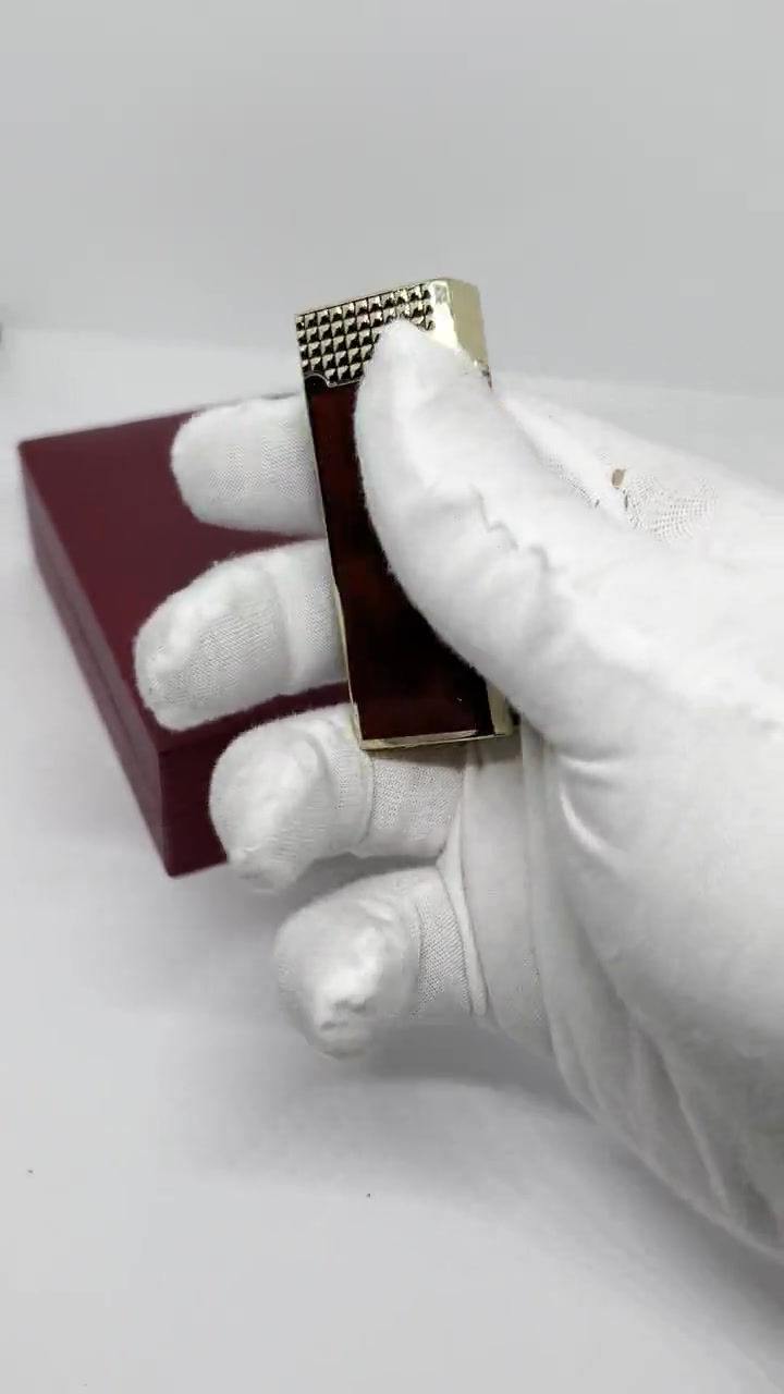 Thumbnail: Amazing Gold plated Collectable Vintage gas lighter soft flame old school