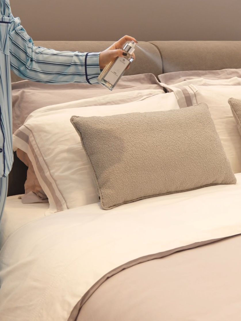 Miniatura: Essence Olivee - Água Perfumada para Roupas e Ambientes (150ml)