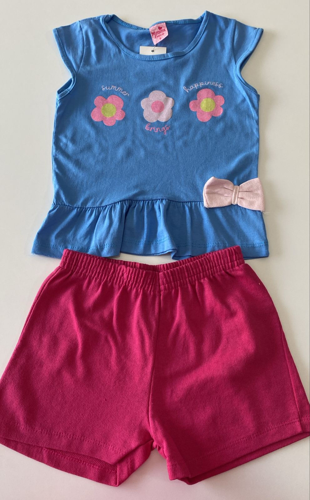 Conjunto detalhe laco e babado.  Tamanho 8 anos