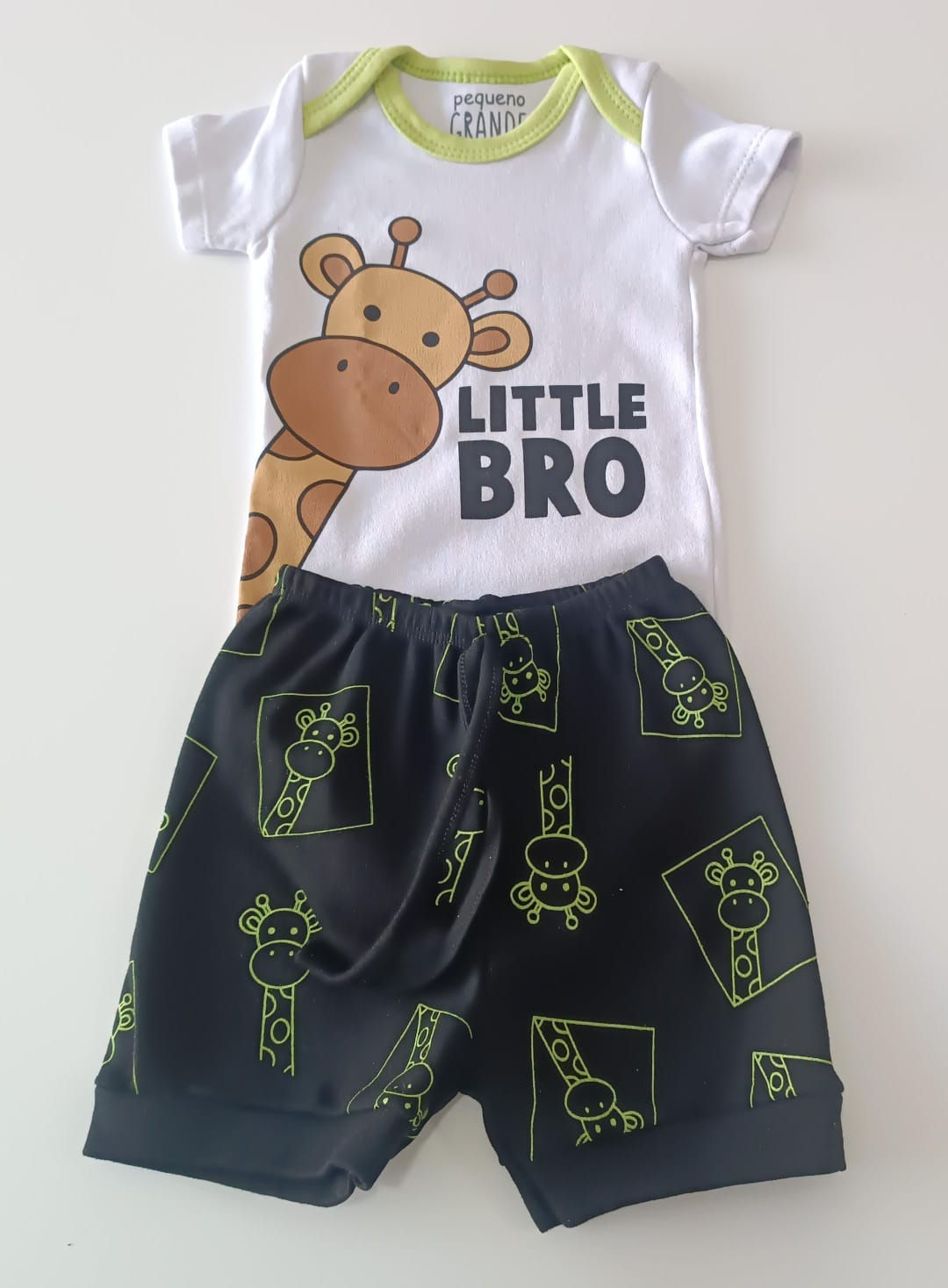 Conjunto Bebê Body mais bermuda Tamanho G