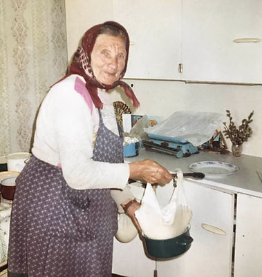 JozefaMacekova_sq.jpg