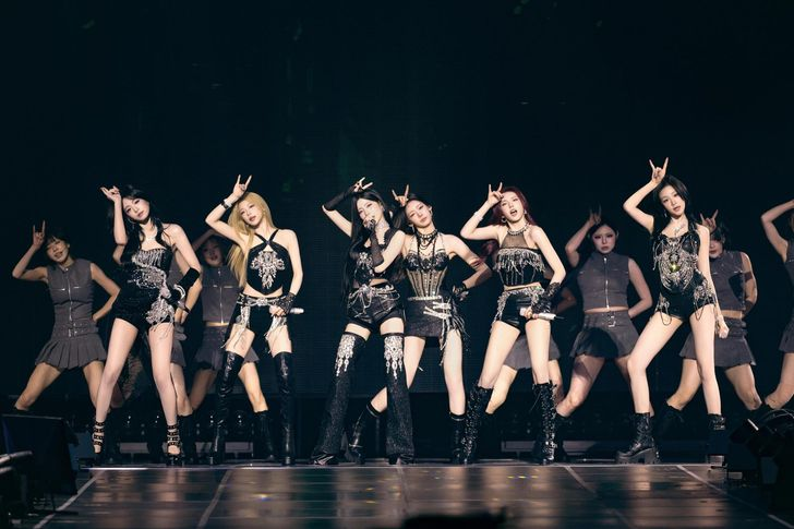 BABYMONSTER performs in front of a sold-out stadium in Seoul during their CHOOM world tour (YG Entertainment)