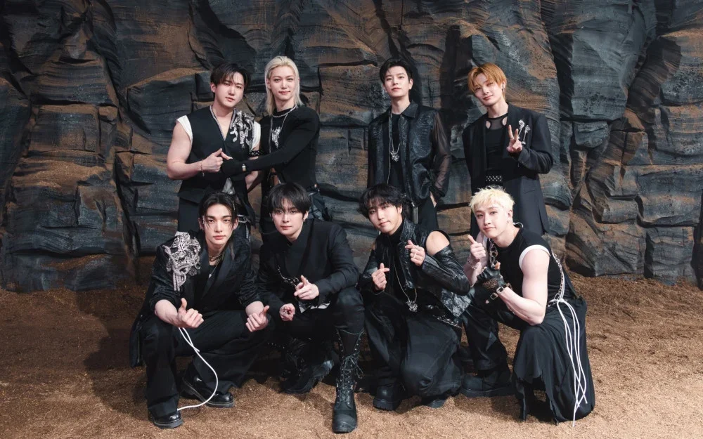 Pop Tablet Stray Kids | Latest K-Pop & K-Drama News | Dojeon Media