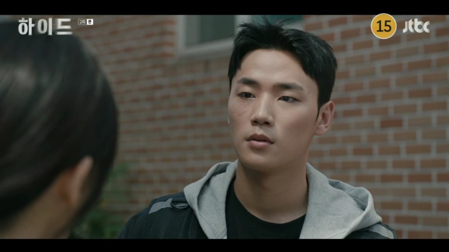 Do Jin Woo (Lee Min Jae) seems to be the only person Na Moon Young can trust (Coupang Play)