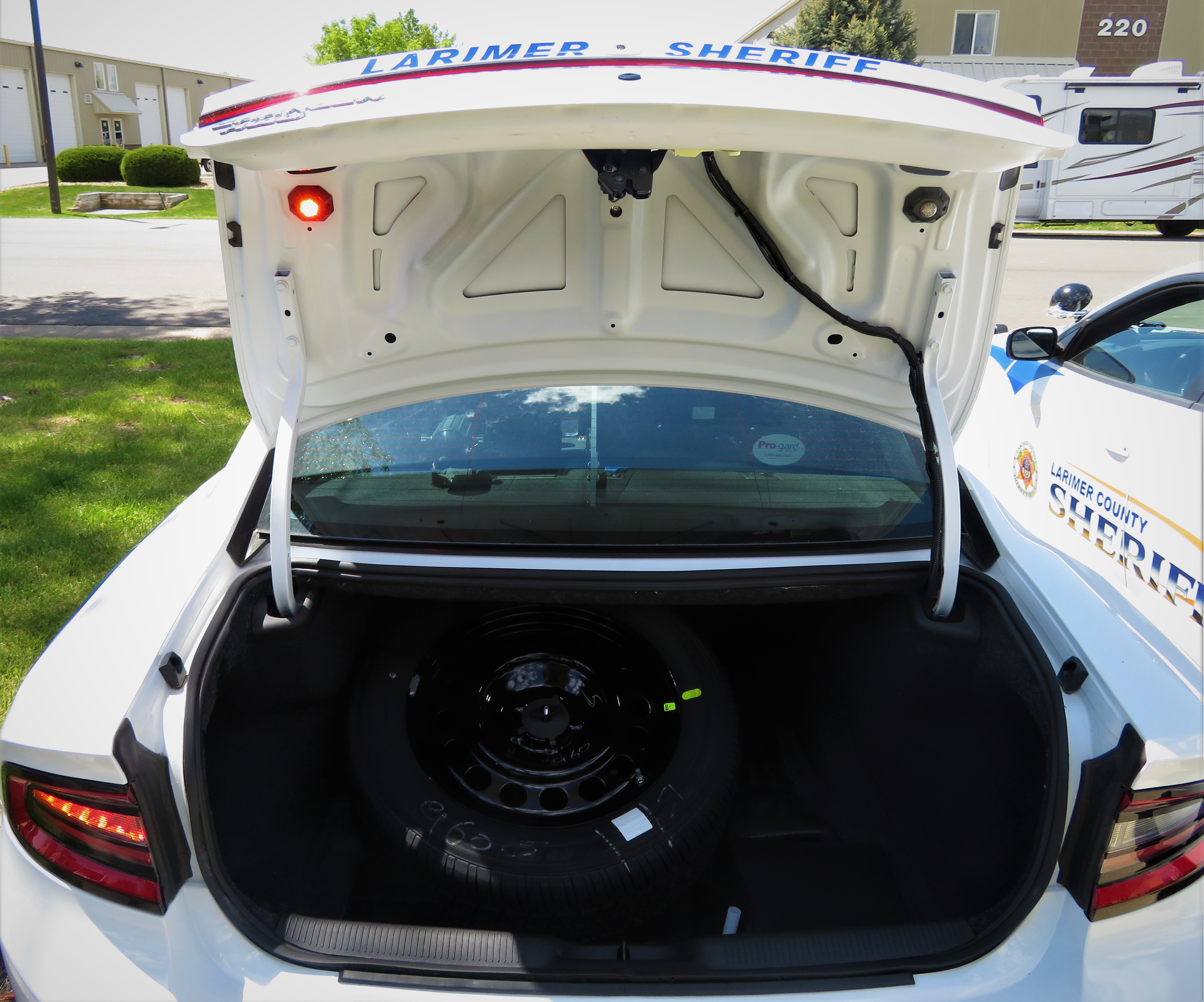 LCSO Charger Liftgate Lights