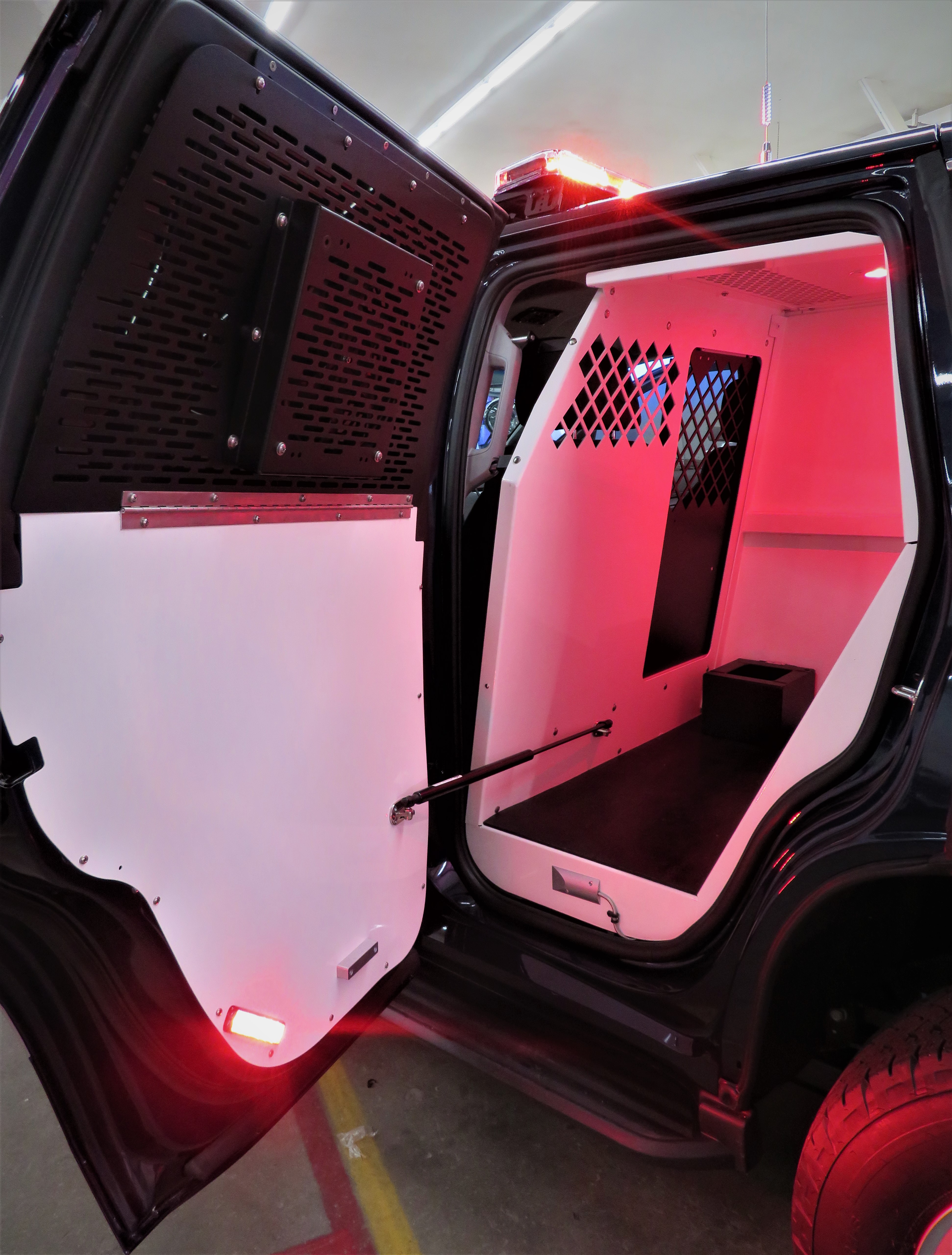 Estes Park PD K9 Tahoe K9 Cage