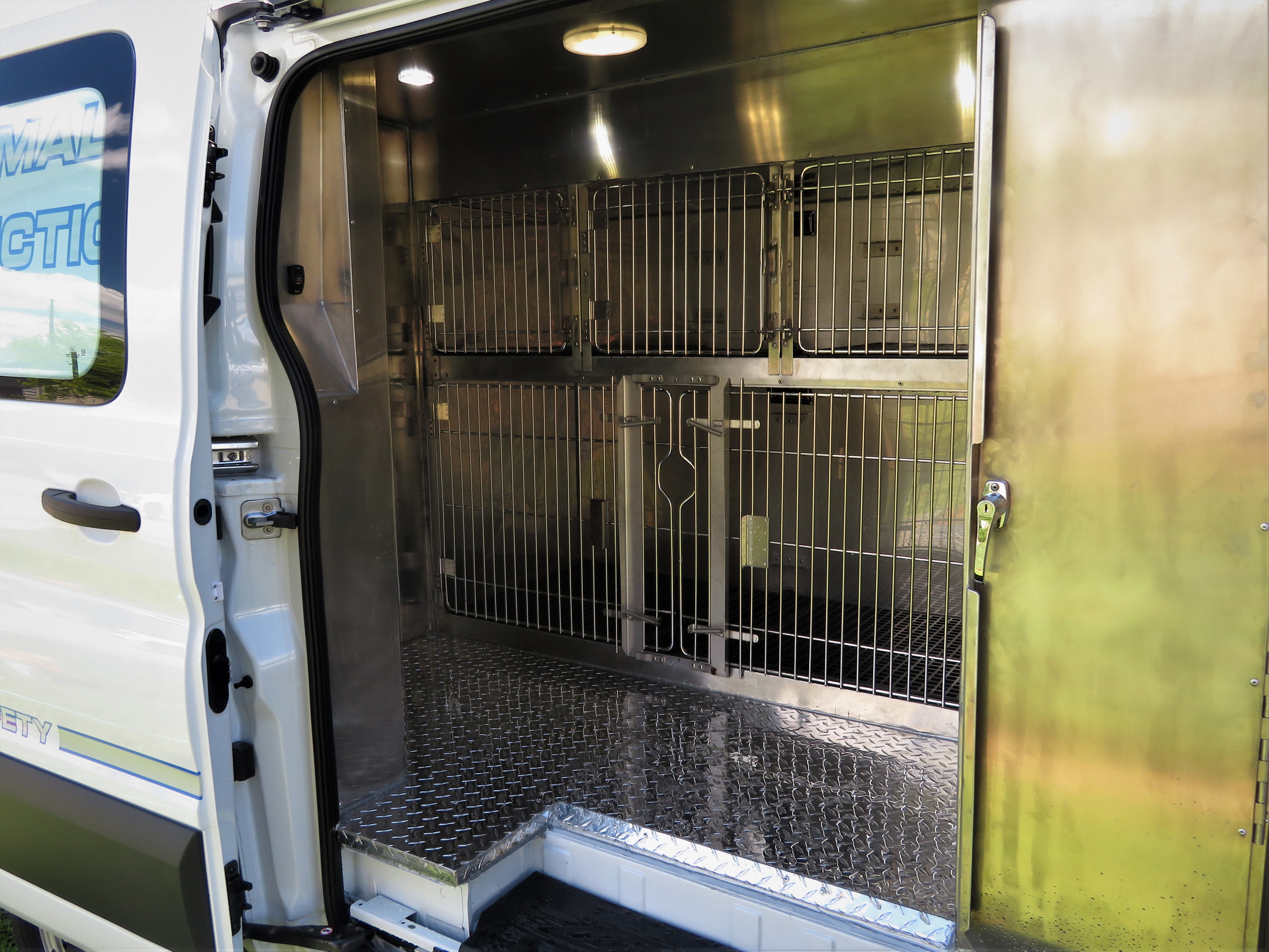 Boulder Animal Protection Van Kennel