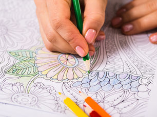 Oficinas de pintura de desenhos para crianças e adultos