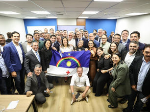 Em agenda com prefeitos pernambucanos em Brasília, governadora Raquel Lyra celebra assinatura do contrato de retomada da Transnordestina