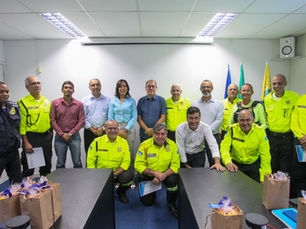 Mano Medeiros entrega certificados de curso a agentes de trânsito do Jaboatão