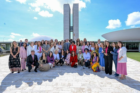 Prioridades da bancada feminina para 2026 têm foco no combate ao feminicídio e na busca por orçamento