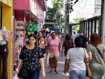 Pernambuco lidera crescimento do comércio no Brasil no primeiro semestre de 2026, aponta IBGE