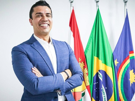 Rodrigo Pinheiro anuncia gratuidade de ônibus aos domingos em Caruaru