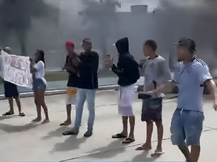 Protesto na Estrada da Batalha após morte de bebê em hospital de Jaboatão