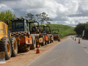 PE na Estrada: governadora Raquel Lyra assina ordem de serviço da PE-073 e vistoria obras da PE-060