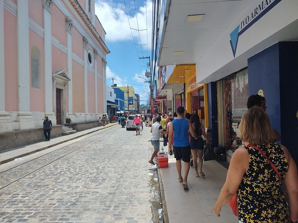 Comércio do Centro fecha e shoppings abrem quinta, com horário especial