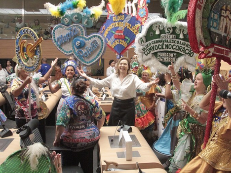Câmara do Recife celebra blocos líricos da cidade