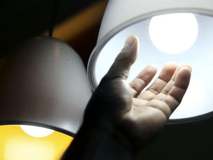 Aneel mantém bandeira verde e conta de luz não terá acréscimo em abril