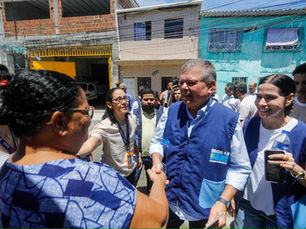 No Recife, governador em exercício visita casas reformadas pelo Reforma no Lar