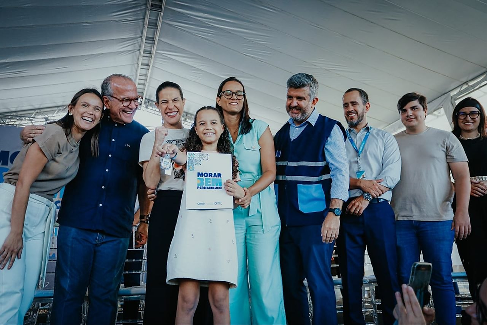 No Recife, governadora Raquel Lyra entrega chaves de 125 residências para famílias beneficiadas pelo Programa Morar Bem - Entrada Garantida