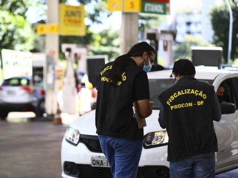 Câmara Federal deve votar na próxima semana projetos para conter alta dos combustíveis