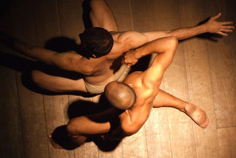 Cia. de dança celebra 25 anos com temporada de espetáculos, intervenções urbanas e mostra de videodança no Recife e em Jaboatão