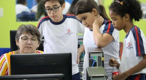Cresce debate sobre uso ético da inteligência artificial na educação básica