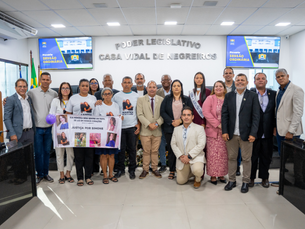 Sessão acompanhada por familiares de Simone Menezes aprova projeto que proíbe nomeação de condenados por feminicídio no serviço público