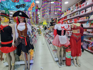 Comércio será facultativo, lojas do Centro fecham e shoppings abrirão em horário especial